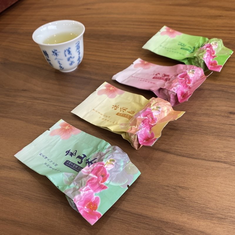 대만고산차、 리산고냉차、 동정 우롱차 、 아리산우유향 금훤 차